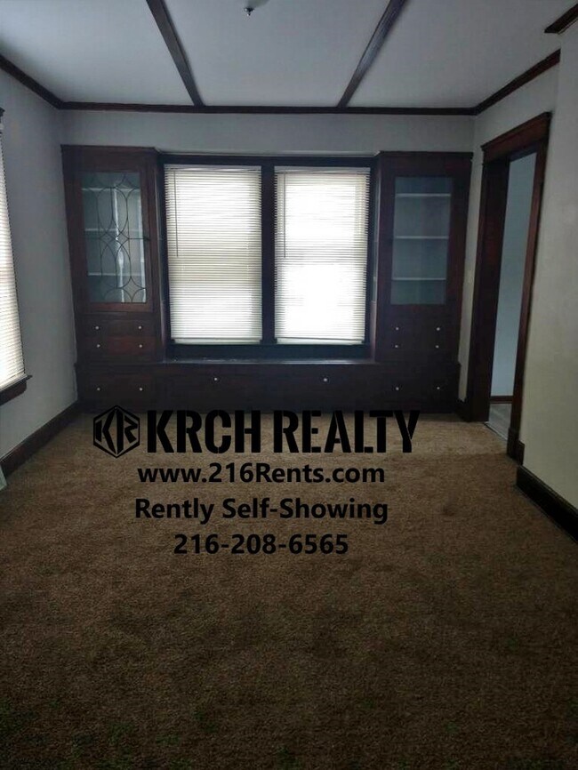 Building Photo - Available Now! Remodeled 3 Bed 1 bath home!