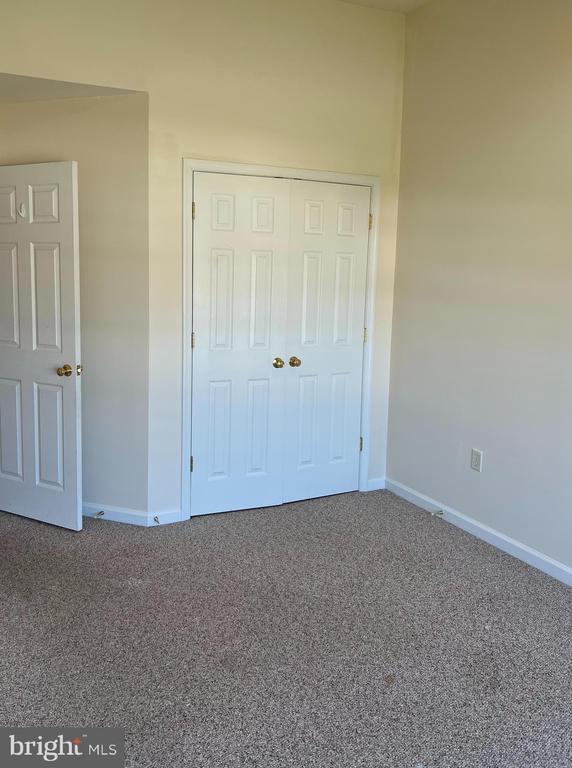 Building Photo - 2037 Powell Dr