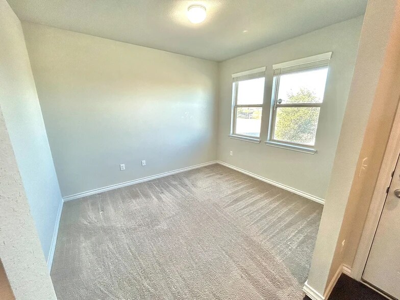 Building Photo - 7305 Vidrine St