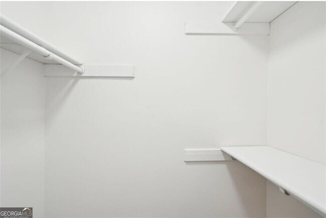 Building Photo - 2201 Huntingdon Chase