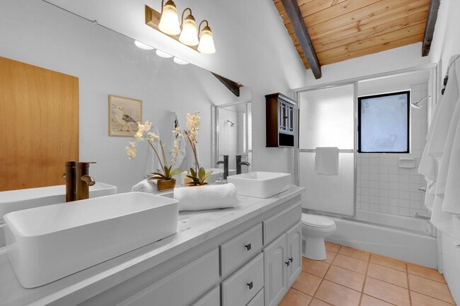 Building Photo - Peaceful Cachagua Retreat | 3BR Home with Vaulted Ceilings, Oaks & Star-Filled Skies