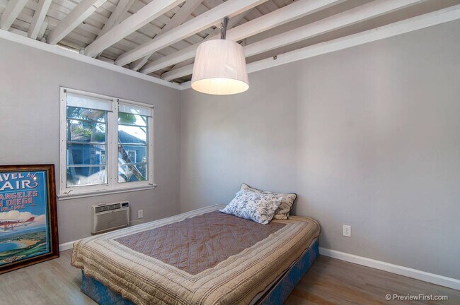 Building Photo - A North Park Gem! Remodeled! One of a kind...
