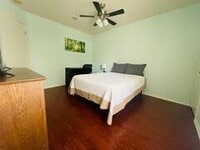 Building Photo - 1700 Balsam Way
