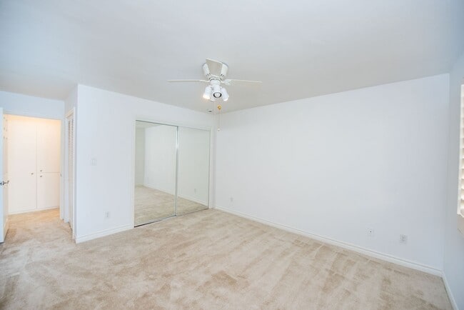 Building Photo - Remodeled Seal Beach Condo
