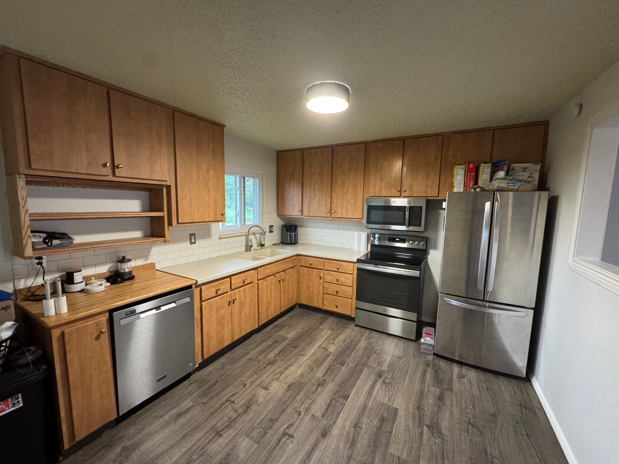 Building Photo - 946 Hutchinson Dr