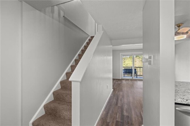 Building Photo - 408 Bonnie Brae Dr