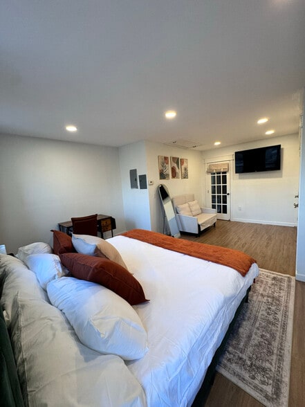 Building Photo - 219 Culver Ave