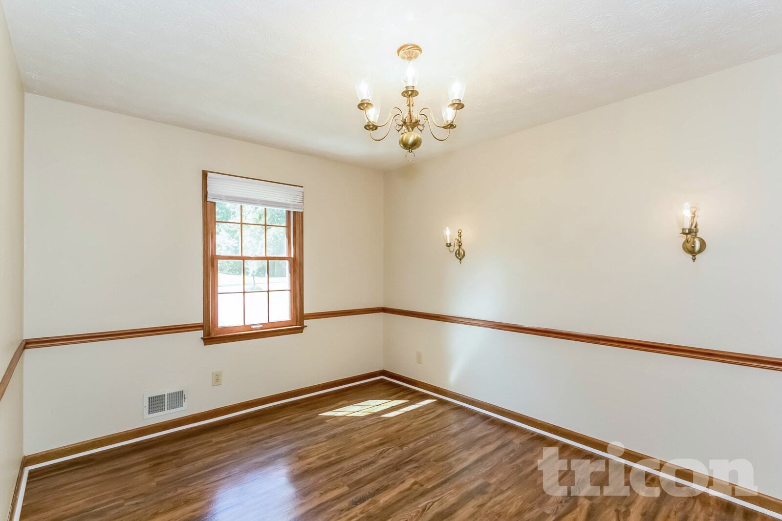 Building Photo - 1430 Hillside Pl SE