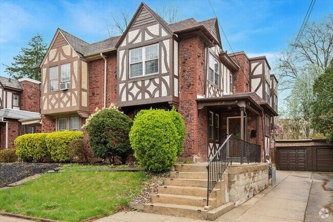 Building Photo - 8237 Brookside Rd