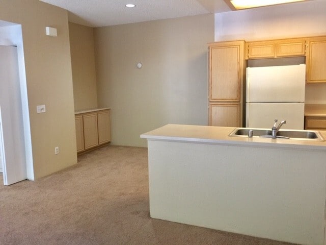 Building Photo - RB 2 Br 2 BathPetOK+washer+Dryer All Appl 2 Prkg spots>TEXT 858-774-1574