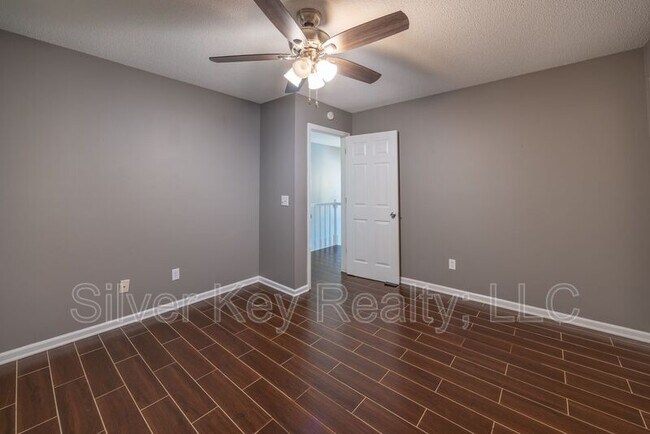 Building Photo - 1725 Brookwood Dr NE