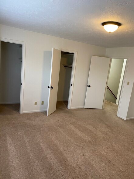 Building Photo - 516 Deer Lick Pl