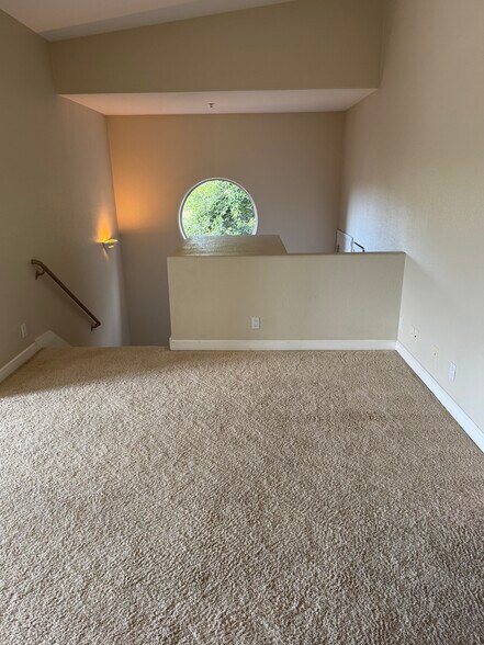 additional space for a computer station, reading area or game table - 380 Greendale Ct