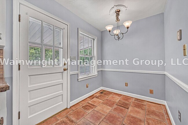 Building Photo - 4374 Sheldon Dr