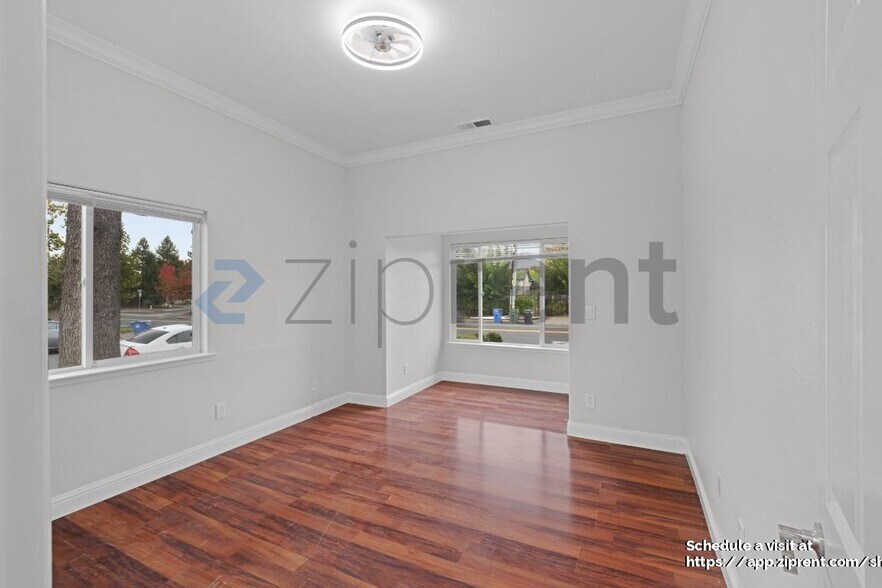 Building Photo - 7920 Hembree Ln