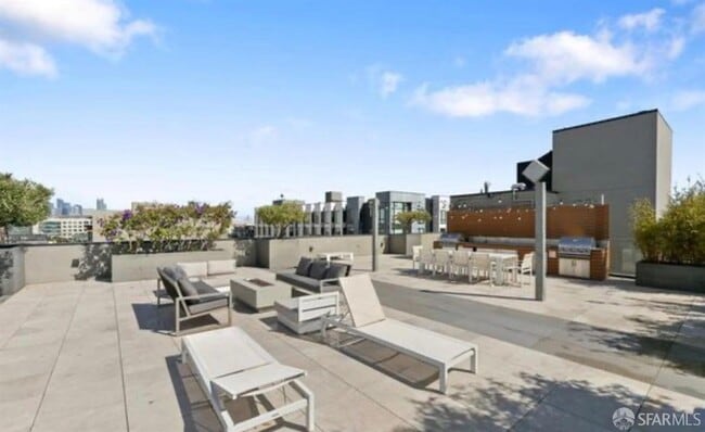 Building Photo - 901 Tennessee St