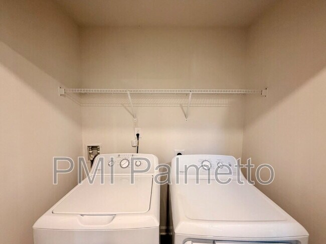 Building Photo - 417 Spearman Ct