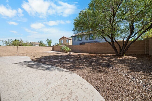 Building Photo - Beautifully Updated 4-Bedroom Home with 3-...
