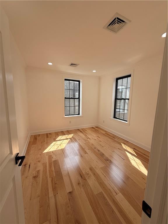 Building Photo - 550 Jamaica Ave