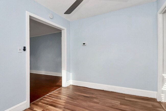 Building Photo - Cozy 2 Bedroom Home in Oakhurst!