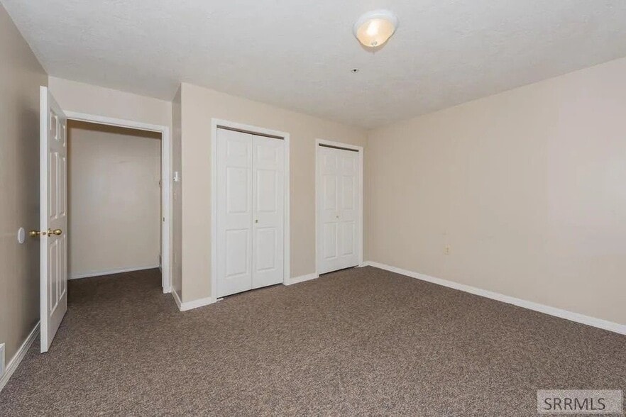 Building Photo - 679 Troy Ave W