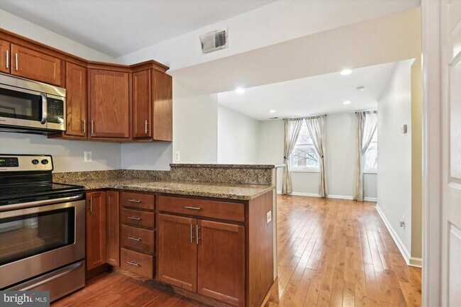 Building Photo - 1909 Aliceanna St