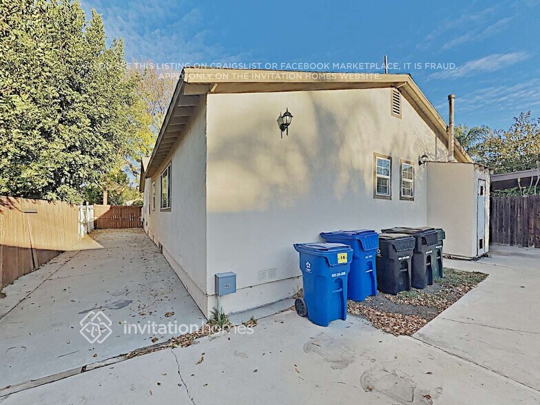 Building Photo - 814 N Alexander St