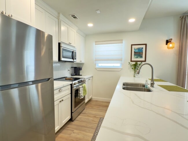 Building Photo - 6410 Padre Blvd