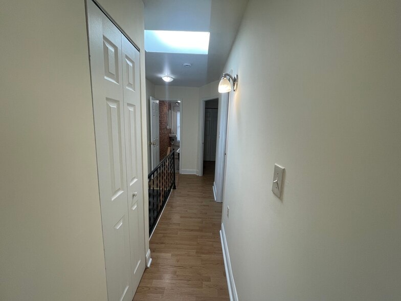 Building Photo - 444 Furrow St