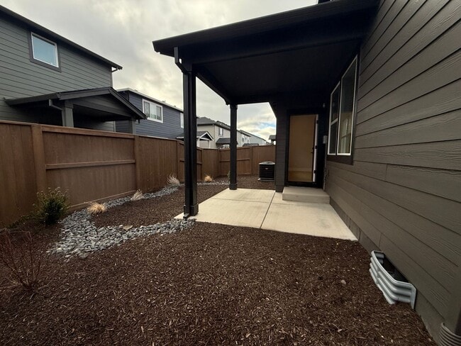 Building Photo - Brand New Stunning 5 Bed/3 Bath Home - Steven's Ranch