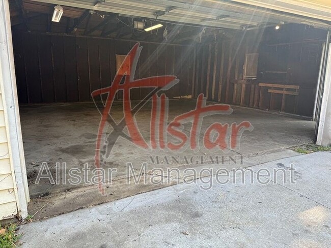 Building Photo - 5785 Fitch Rd