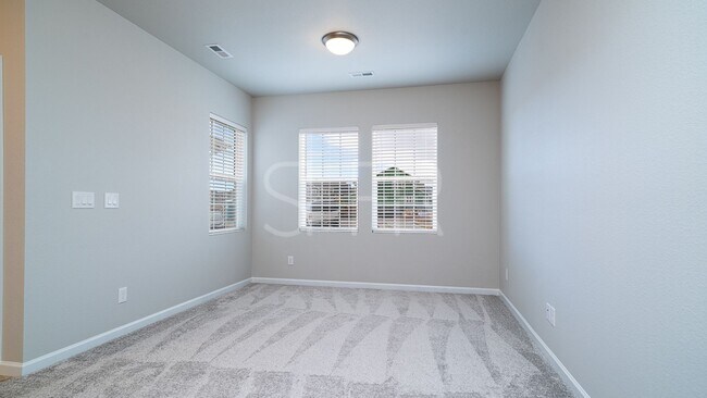 Building Photo - 3 Bedroom Townhouse in Wolf Ranch