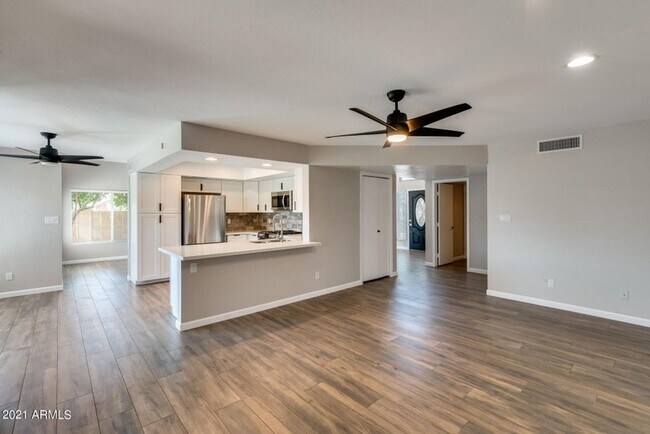 Building Photo - An ABSOLUTE DREAM HOME is waiting for you!...