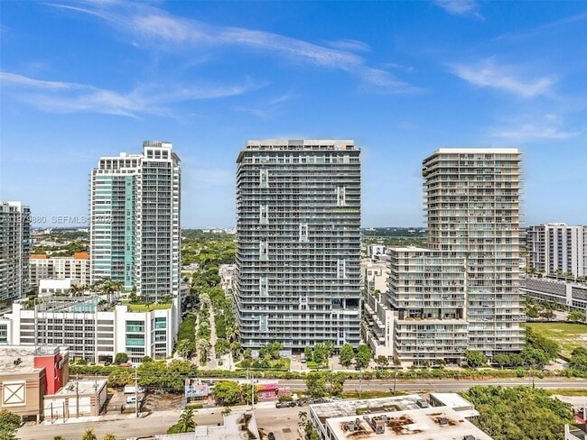 Building Photo - 121 NE 34th St