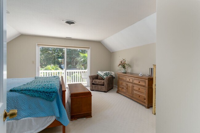Building Photo - Waterfront Property