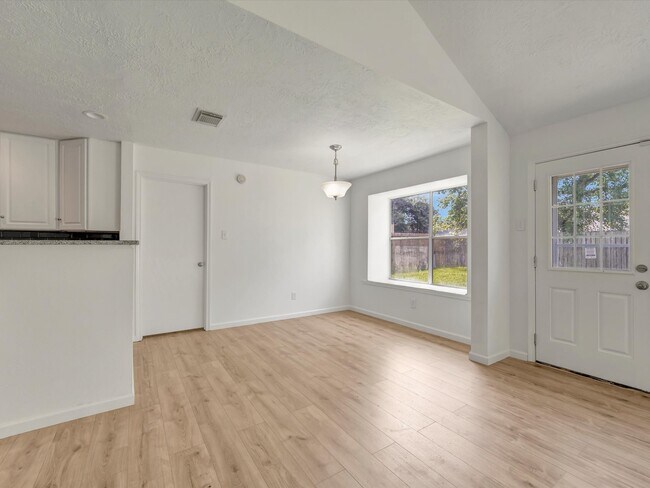 Building Photo - 2515 Northern Dr