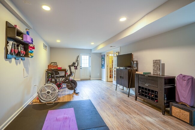 Building Photo - Stunningly Updated Home in Evergreen Meado...