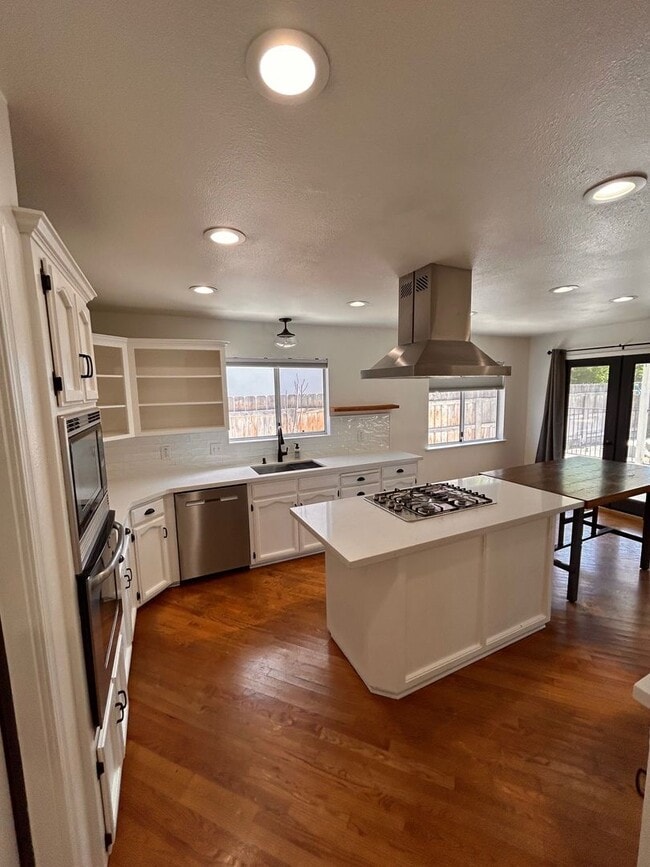 Building Photo - Beautiful home for rent in Visalia!
