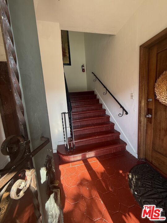 Building Photo - 444 N Curson Ave