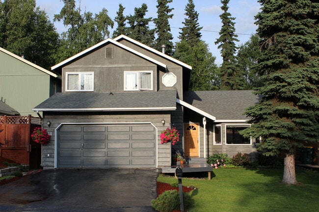 Primary Photo - 3 Bedroom Home in South Anchorage w/ Fence...