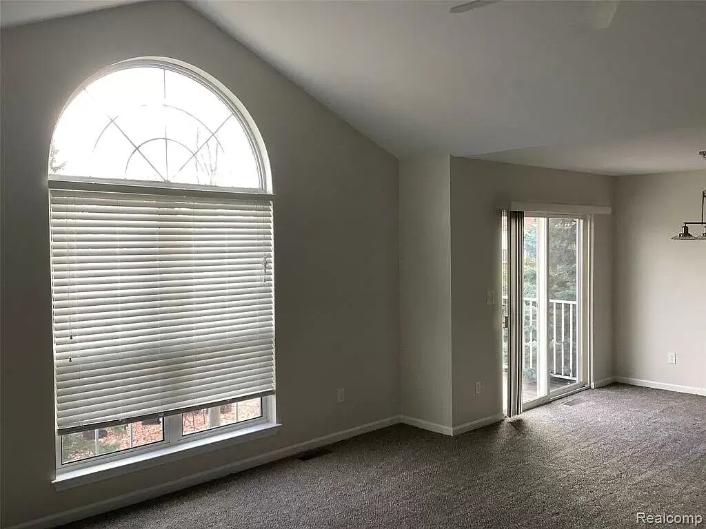 Building Photo - 20211 Chesapeake Cir