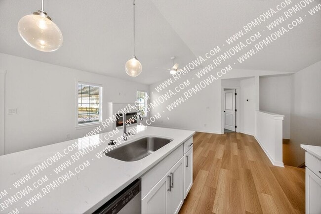 Building Photo - 318 SW 16th St