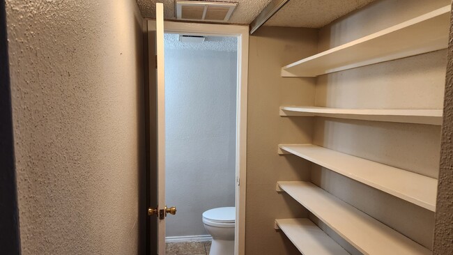 Building Photo - 7097 Greenway Chase St