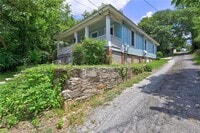 Building Photo - 294 Madison St