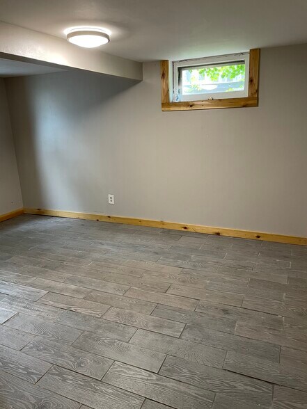 B 1st bedroom - 929 4th St SE