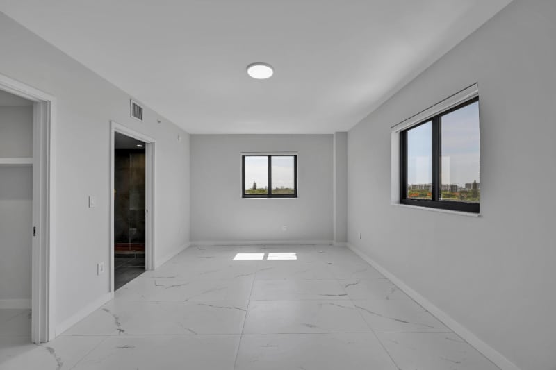 Building Photo - 840 NE 130th St