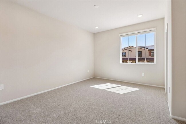 Building Photo - 567 Toledo Way