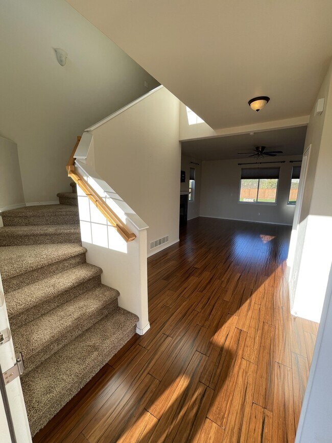 Building Photo - 844 N Back Eddy Cir