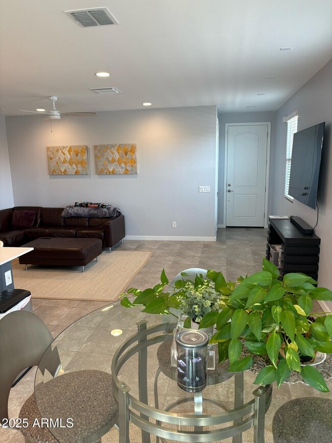 Building Photo - 8903 W Bethany Heights Dr