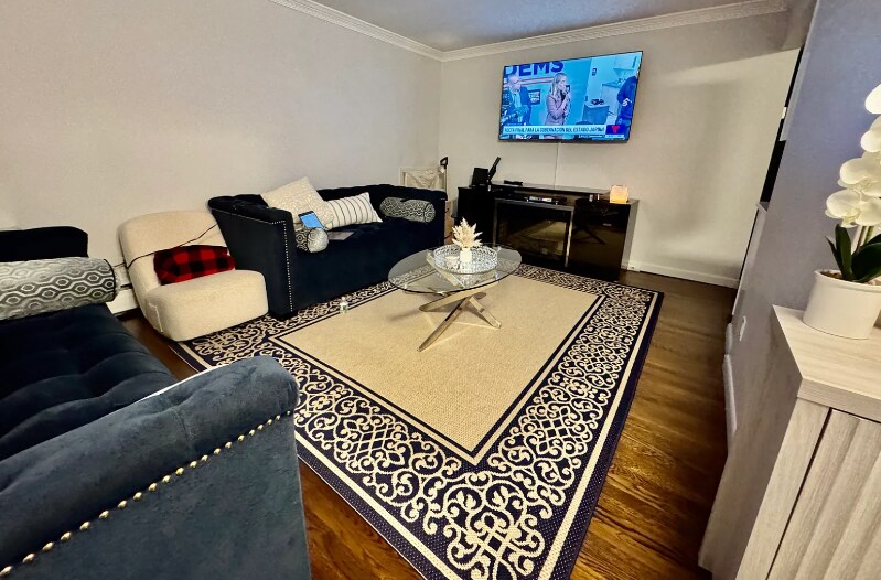 Building Photo - 80 Hickory Rd